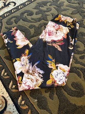 LuLaRoe Black Floral Leggings with Pink, White & Yellow Roses